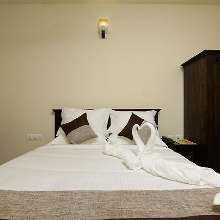Hotel Le Noor Kochi Exterior foto