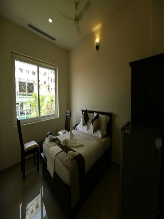 Hotel Le Noor Kochi Exterior foto